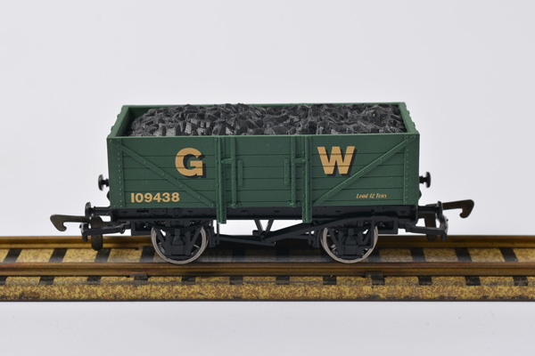 WRCC16 5-Plank Wagon with Coal Load